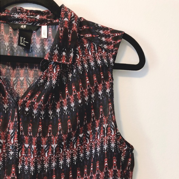 H&M | Sleeveless Button-Up Top - Picture 4 of 6